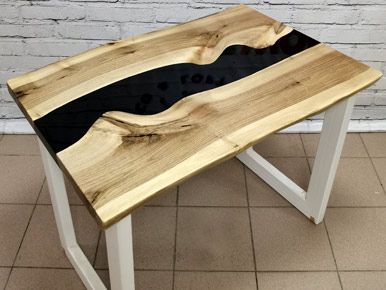 Эпоксидный стол "Река" из ореха