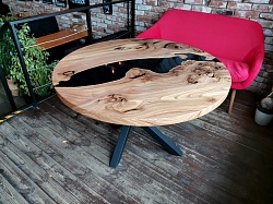 Круглый стол из слэба со смолой, собственное производство