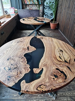 Круглый стол из слэба со смолой, собственное производство